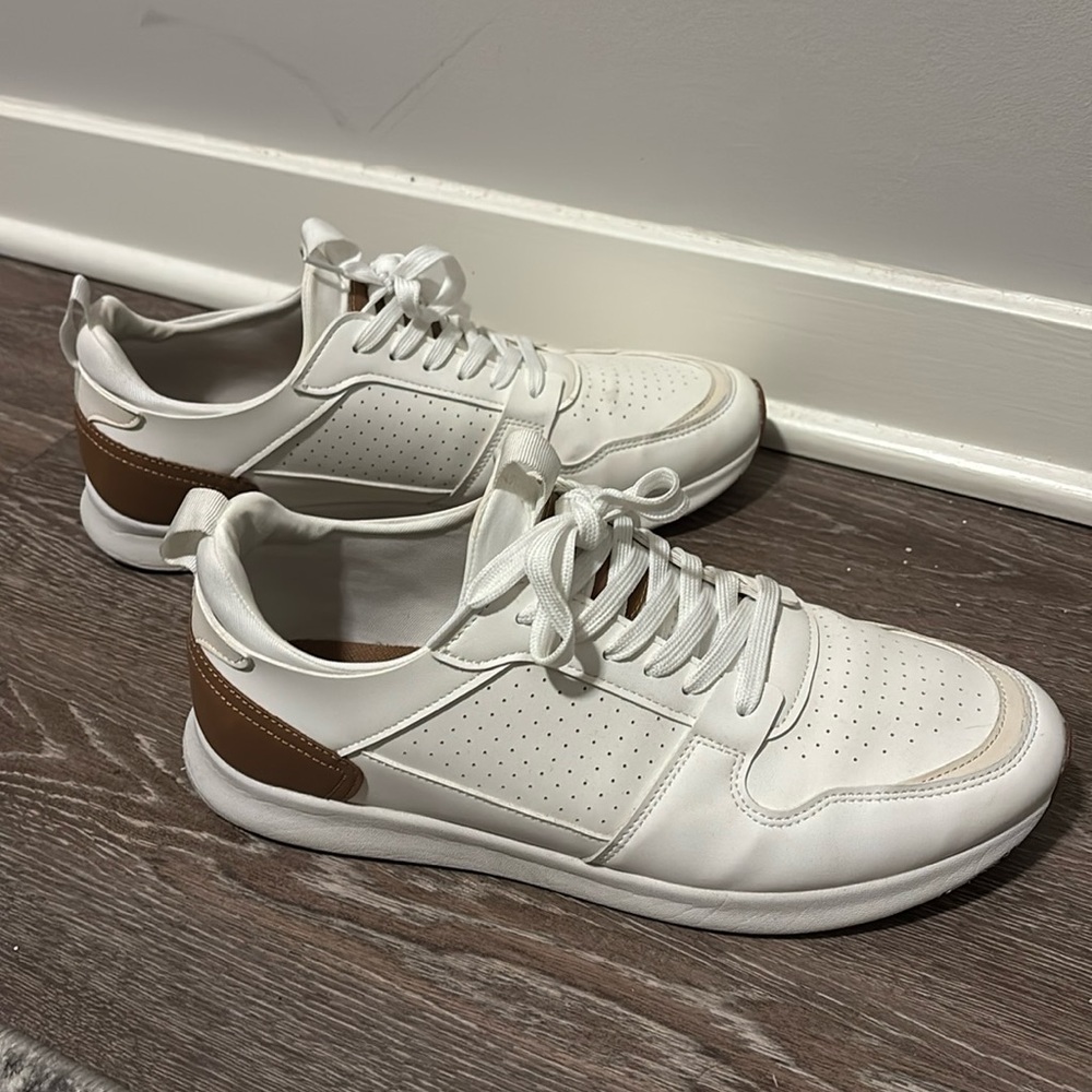 Men’s Size 11 Steve Madden Jogger Sneakers